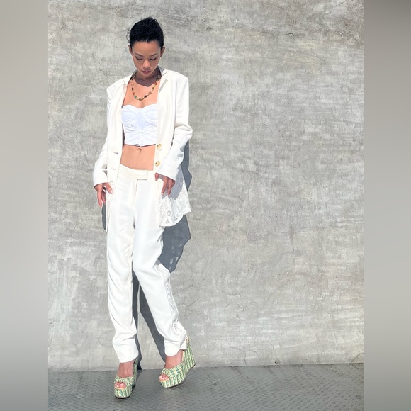 Hello and welcome to my closet - Picture 1 of 1